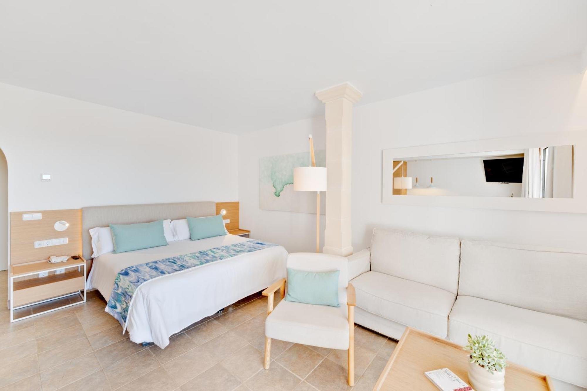 Chiquita - Adults Only - Over 12 Hotel